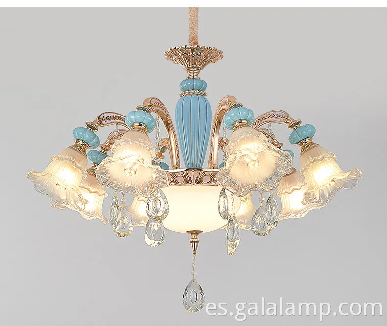 Elegante candelabro de cerámica francesa para el ambiente del comedor